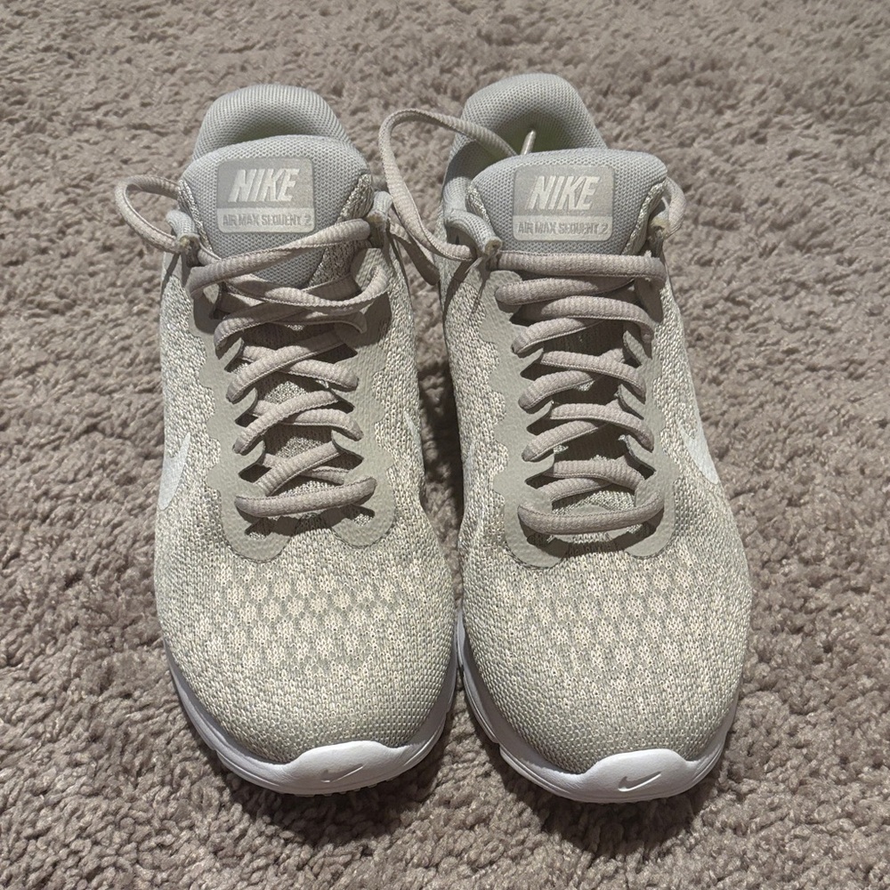 Nike Air Max Sequent 2 Light Gray Sneakers